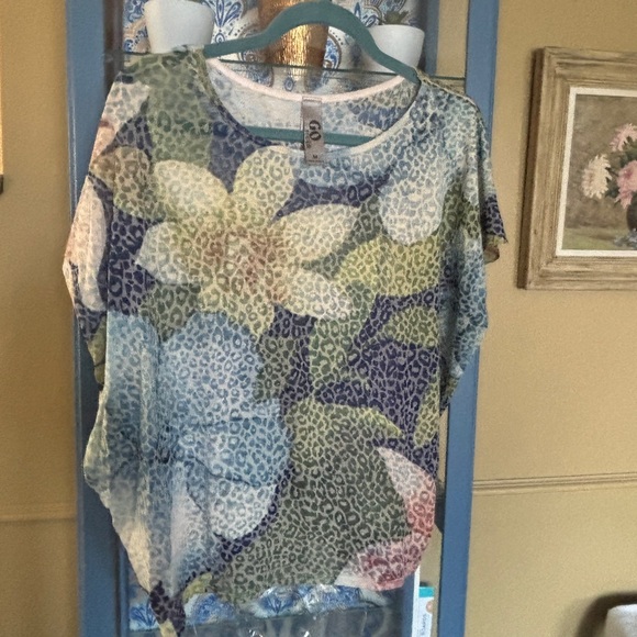 Go Couture floral print leopard texture top in medium - Picture 3 of 6